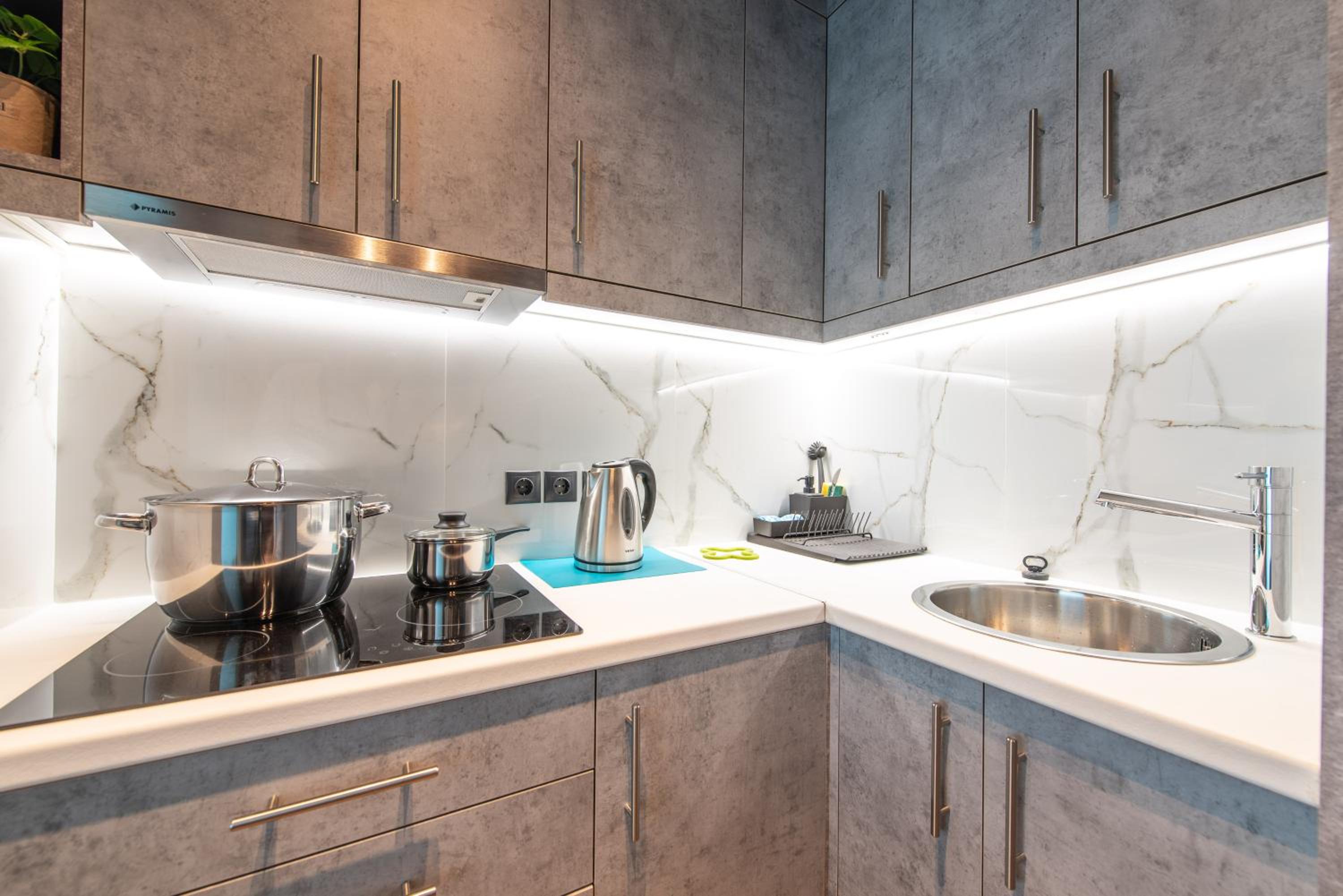 Majestic Acropolis View Elegant 2-Bedroom Penthouse in the Heart of Athens