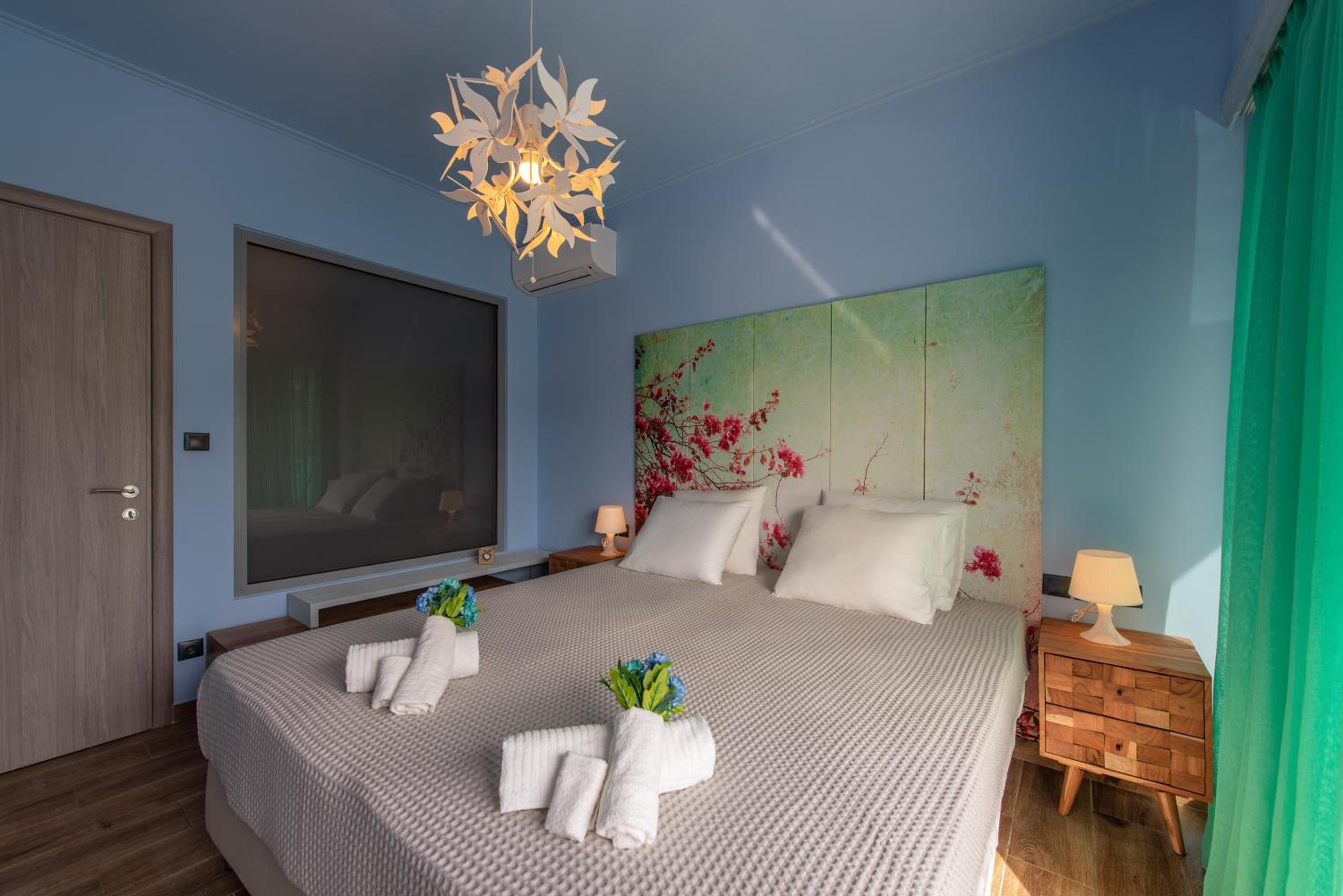 Majestic Acropolis View Elegant 2-Bedroom Penthouse in the Heart of Athens