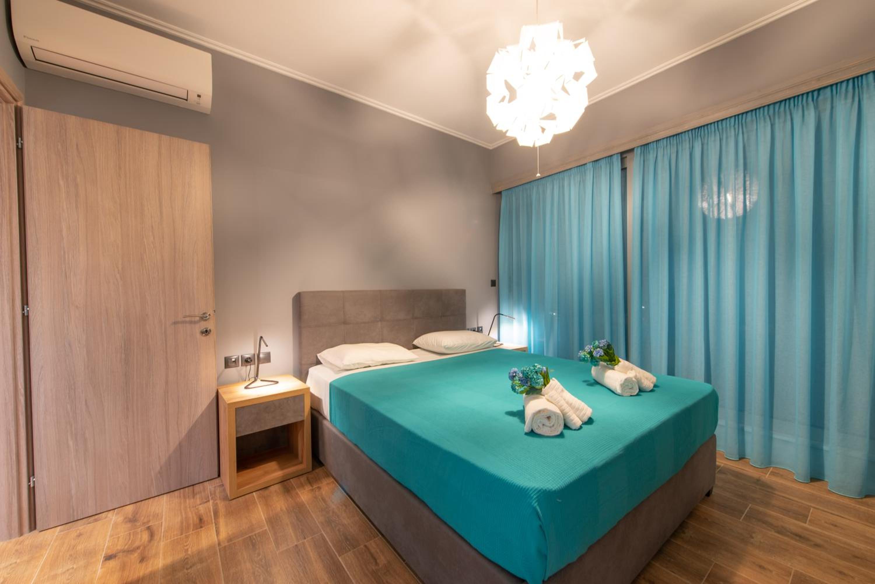 Majestic Acropolis View Elegant 2-Bedroom Penthouse in the Heart of Athens