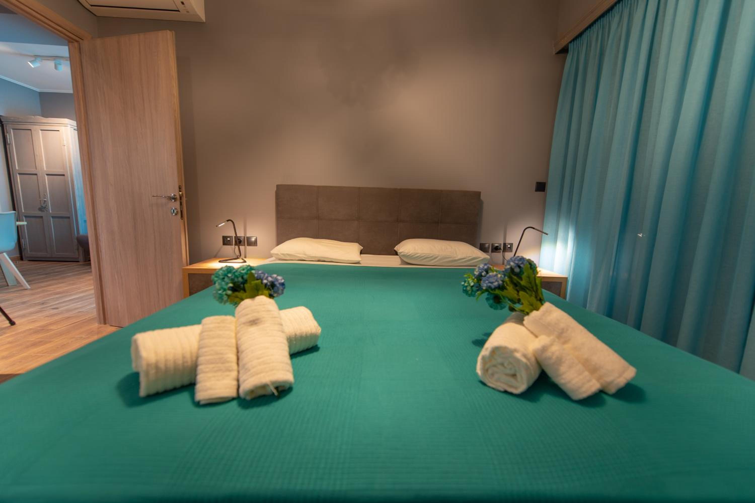 Majestic Acropolis View Elegant 2-Bedroom Penthouse in the Heart of Athens