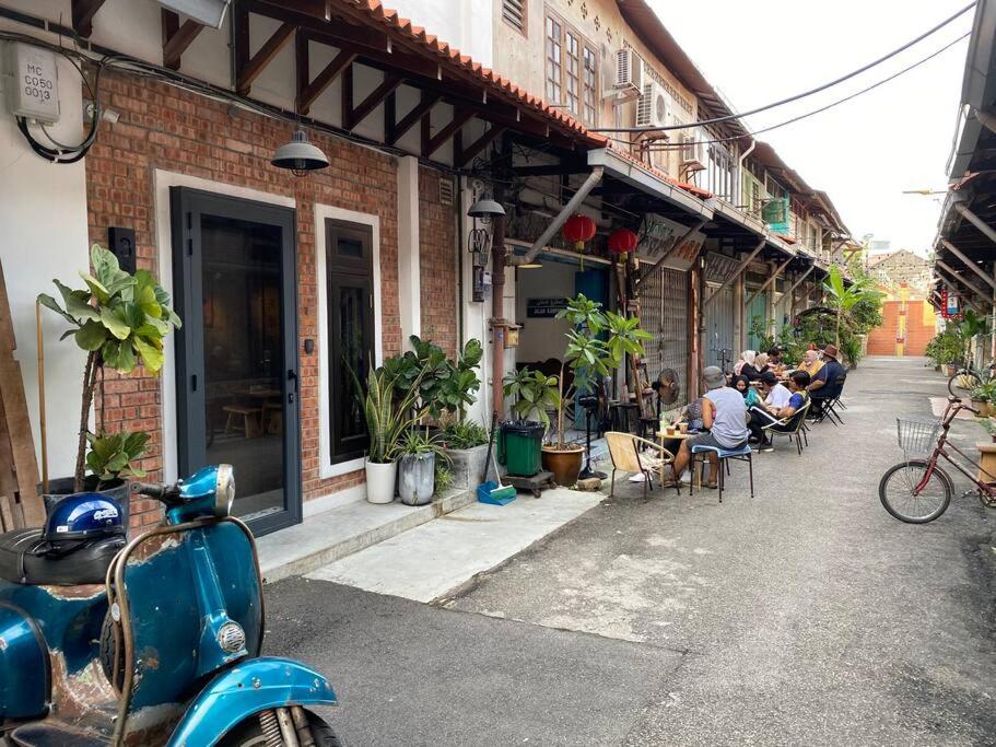 3 Jambatan Steps to Jonker & Riverside