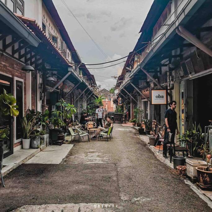 3 Jambatan Steps to Jonker & Riverside