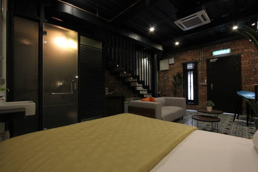 3 Jambatan Steps to Jonker & Riverside