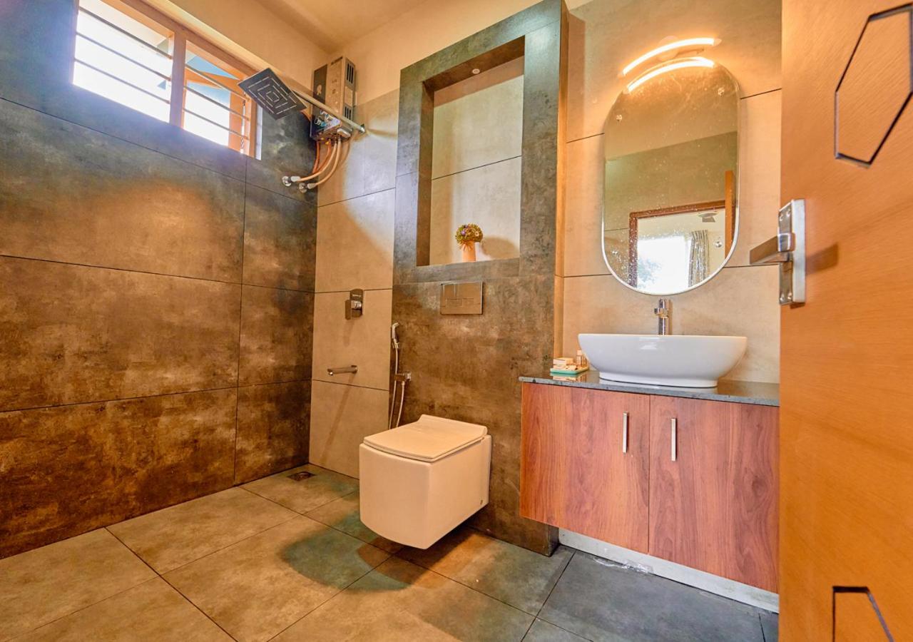 Glen Castle Vagamon Pool Resort by VOYE HOMES