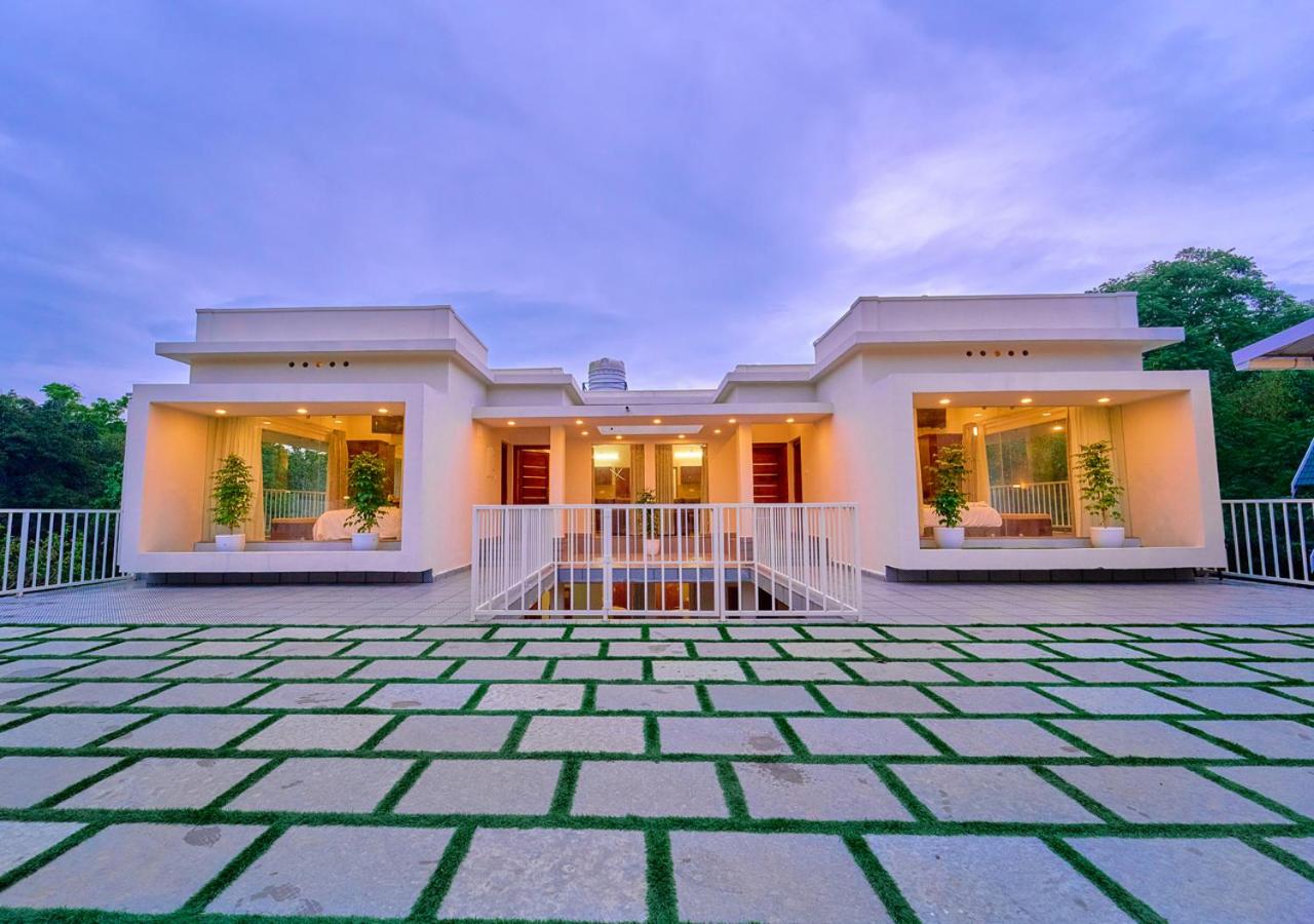 Glen Castle Vagamon Pool Resort by VOYE HOMES