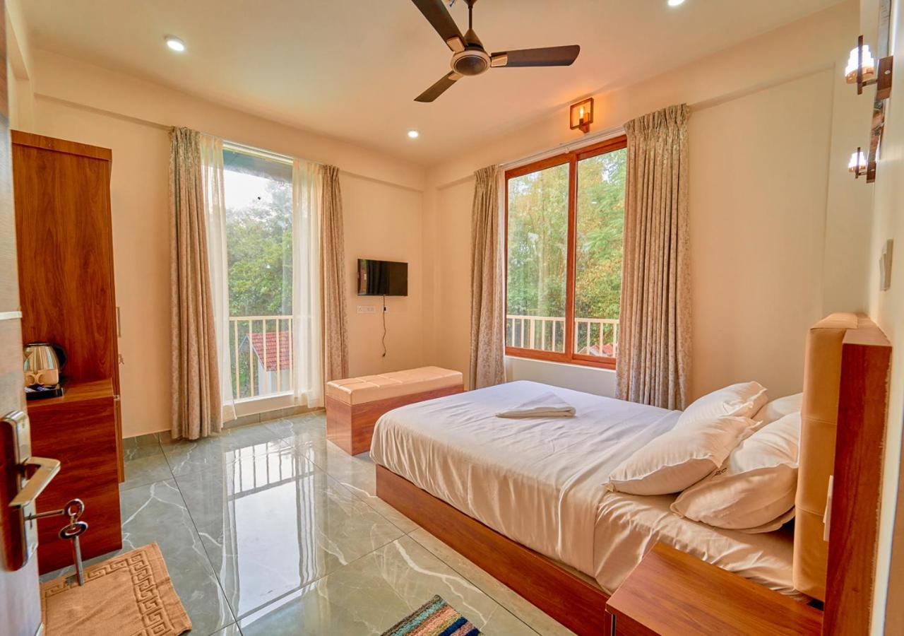 Glen Castle Vagamon Pool Resort by VOYE HOMES