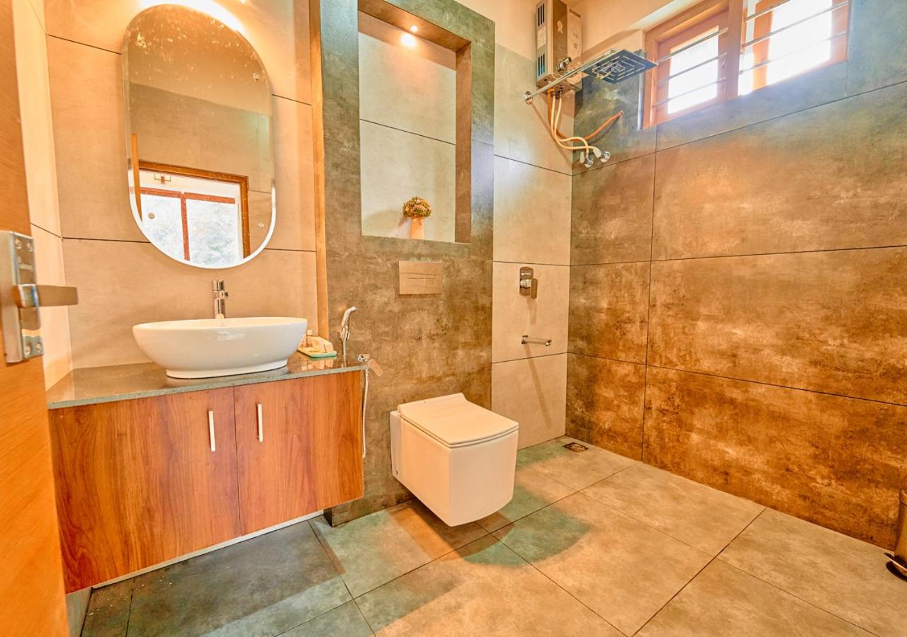 Glen Castle Vagamon Pool Resort by VOYE HOMES