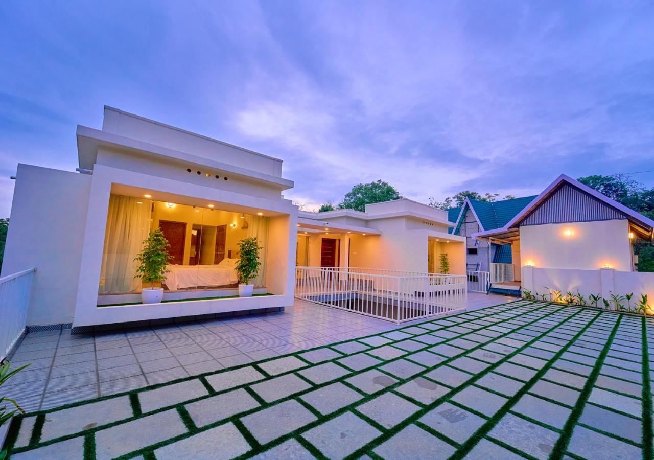 Glen Castle Vagamon Pool Resort by VOYE HOMES