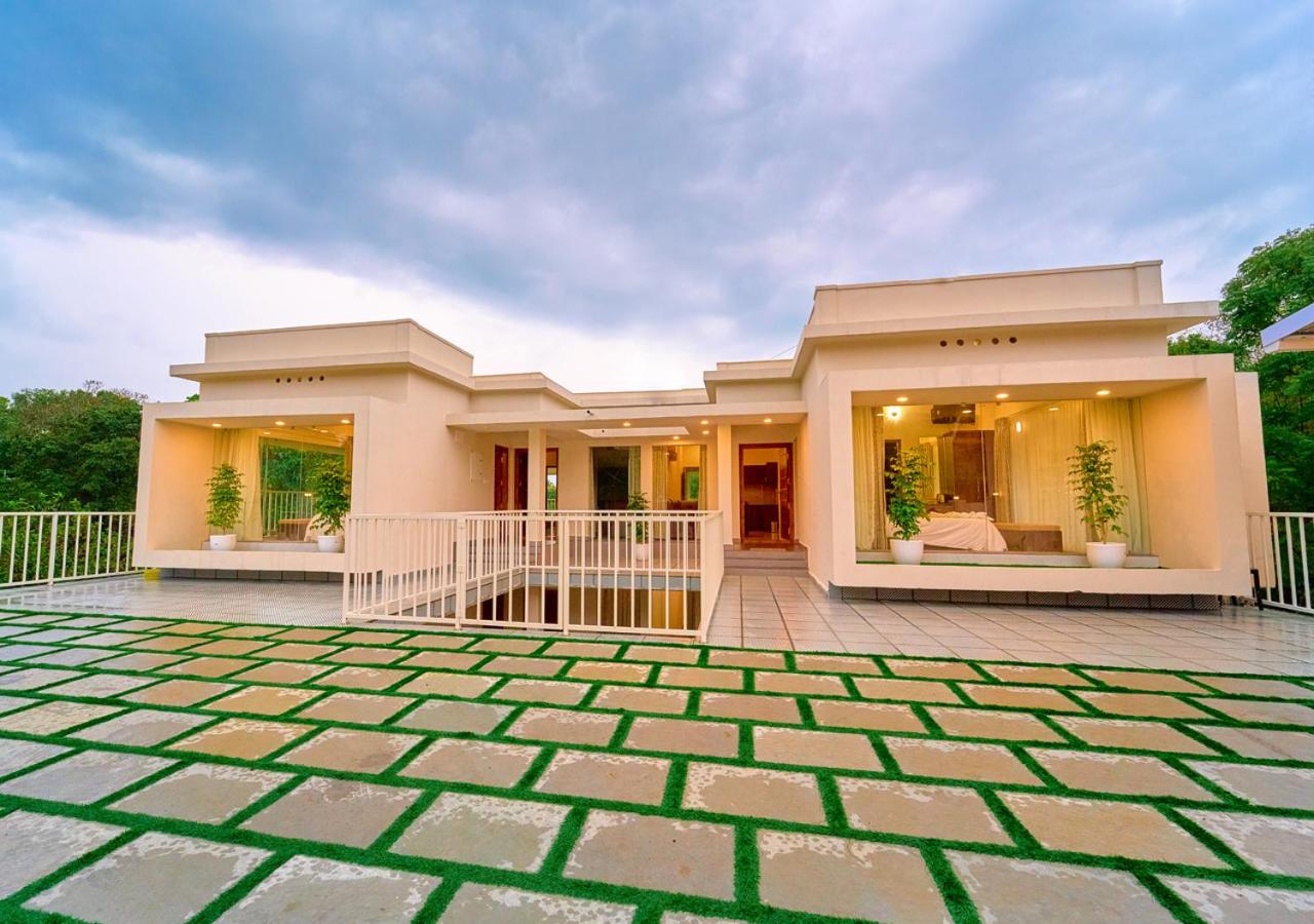 Glen Castle Vagamon Pool Resort by VOYE HOMES