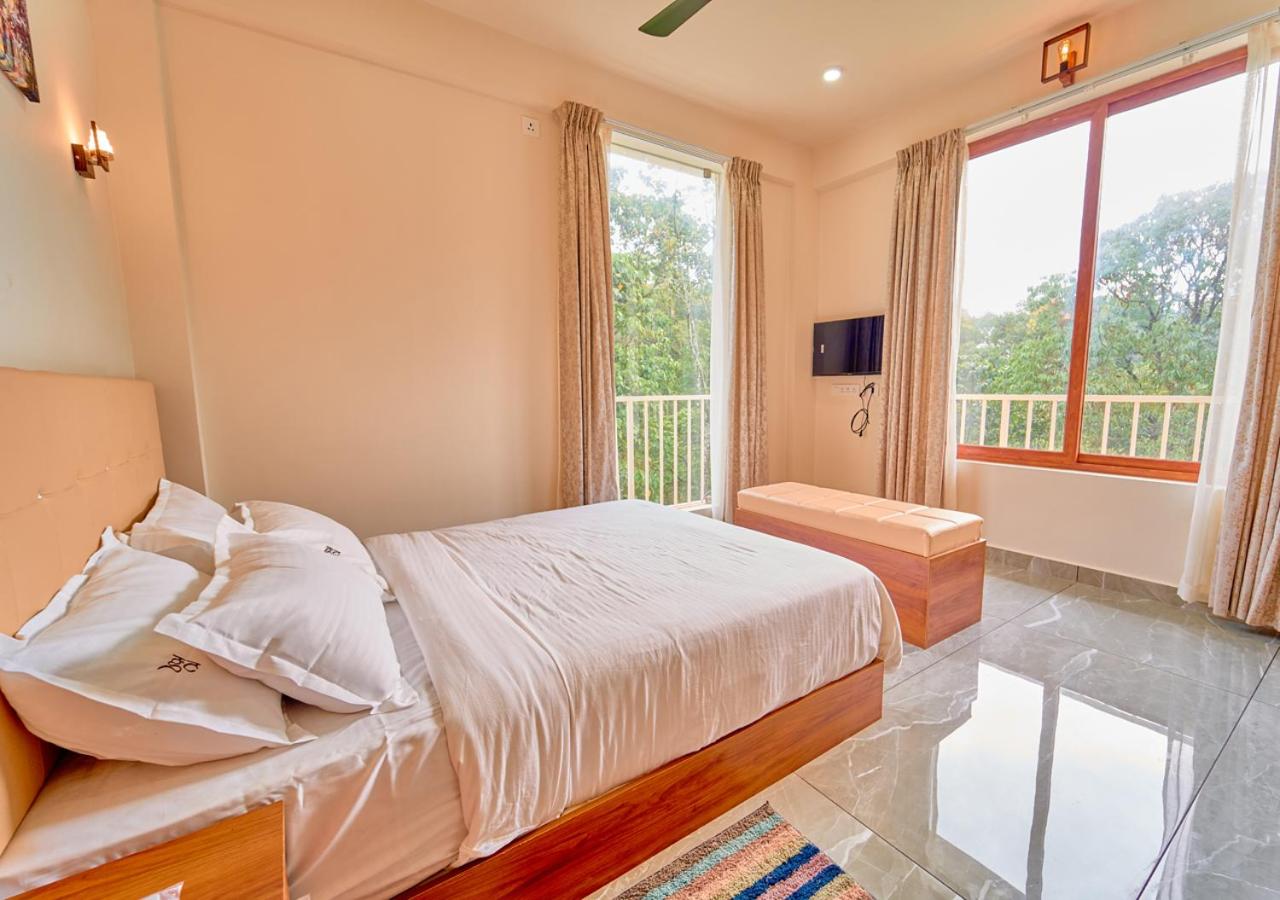 Glen Castle Vagamon Pool Resort by VOYE HOMES
