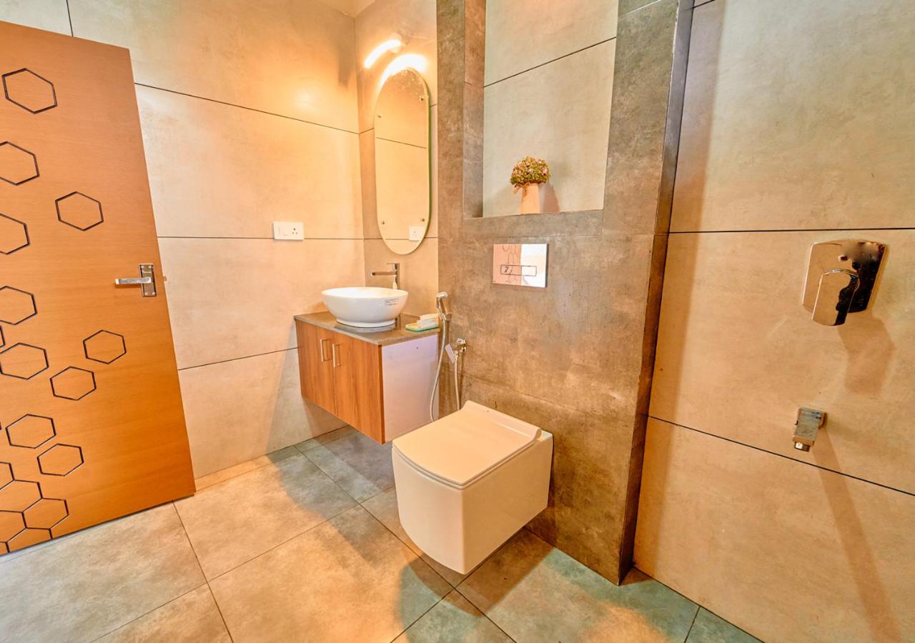 Glen Castle Vagamon Pool Resort by VOYE HOMES