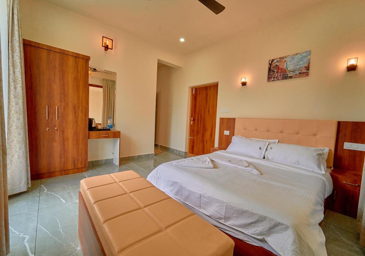 Glen Castle Vagamon Pool Resort by VOYE HOMES