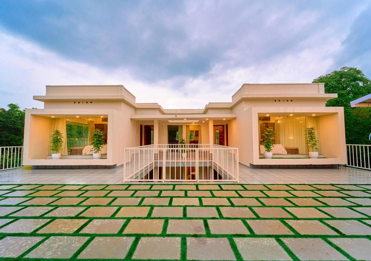 Glen Castle Vagamon Pool Resort by VOYE HOMES
