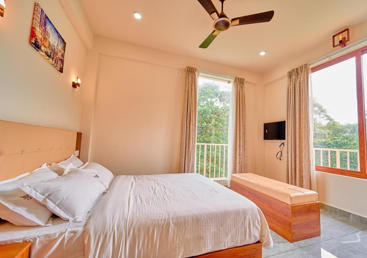 Glen Castle Vagamon Pool Resort by VOYE HOMES