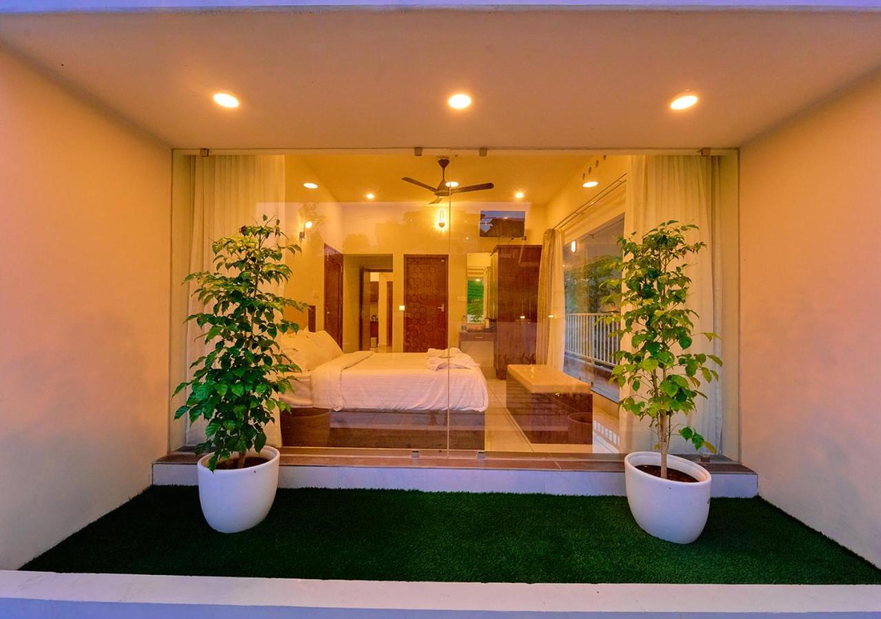 Glen Castle Vagamon Pool Resort by VOYE HOMES