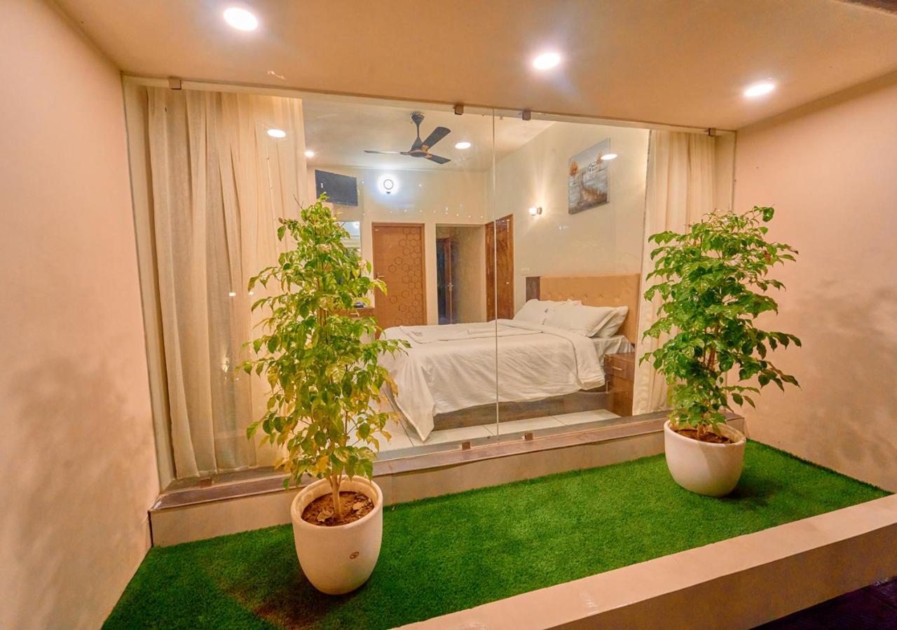 Glen Castle Vagamon Pool Resort by VOYE HOMES