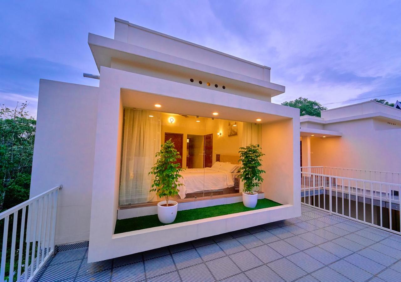 Glen Castle Vagamon Pool Resort by VOYE HOMES