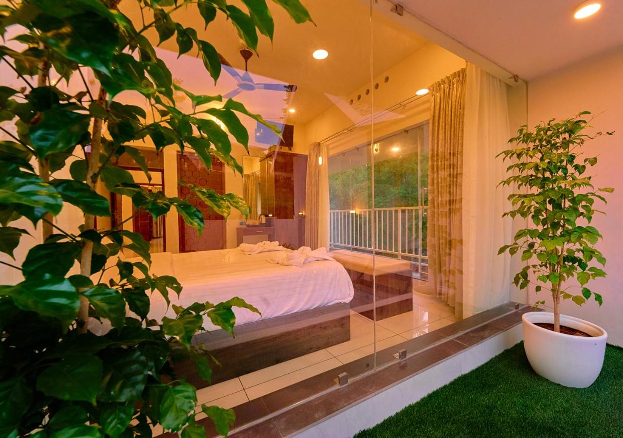 Glen Castle Vagamon Pool Resort by VOYE HOMES