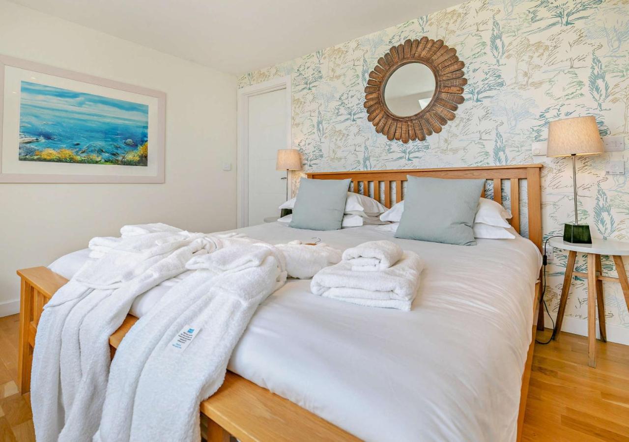 3 Bed in Trevone oc-c29020