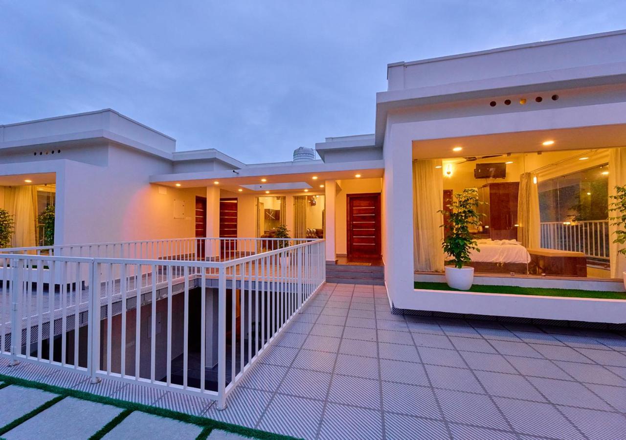 Glen Castle Vagamon Pool Resort by VOYE HOMES