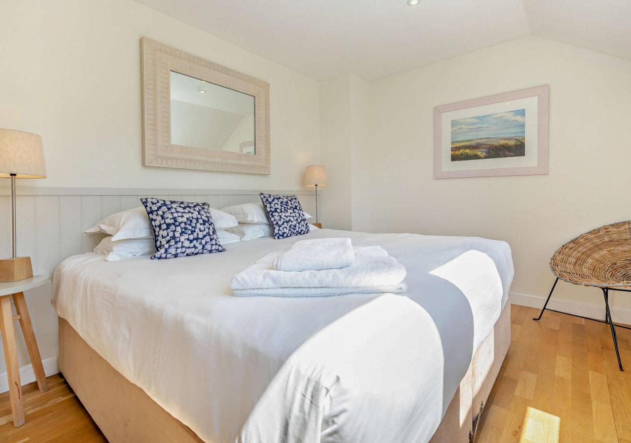 3 Bed in Trevone oc-c29020