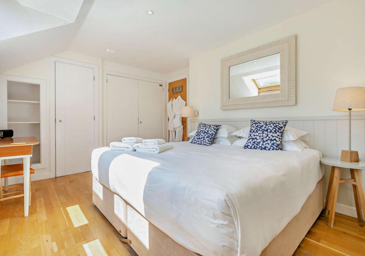 3 Bed in Trevone oc-c29020