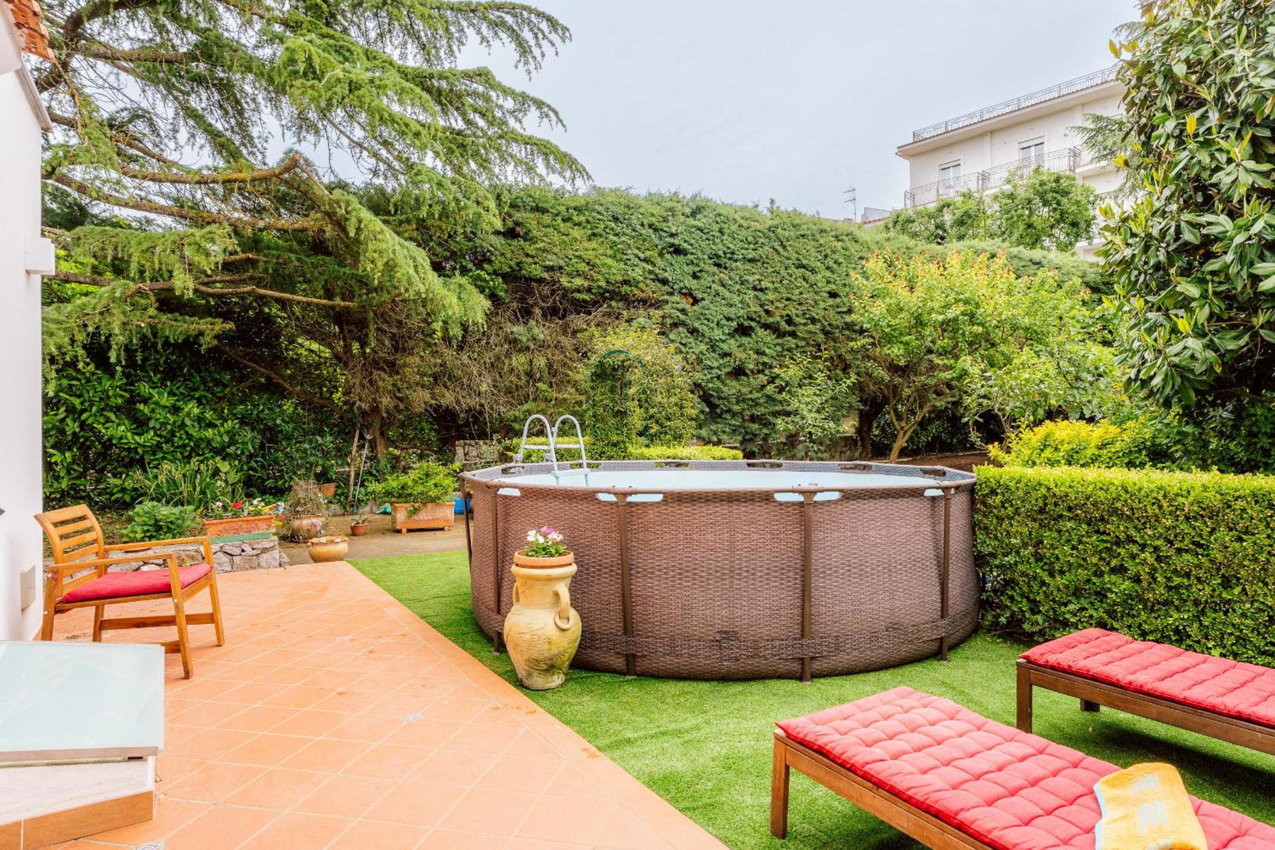 The House of Annie with magnificent garden photo 2