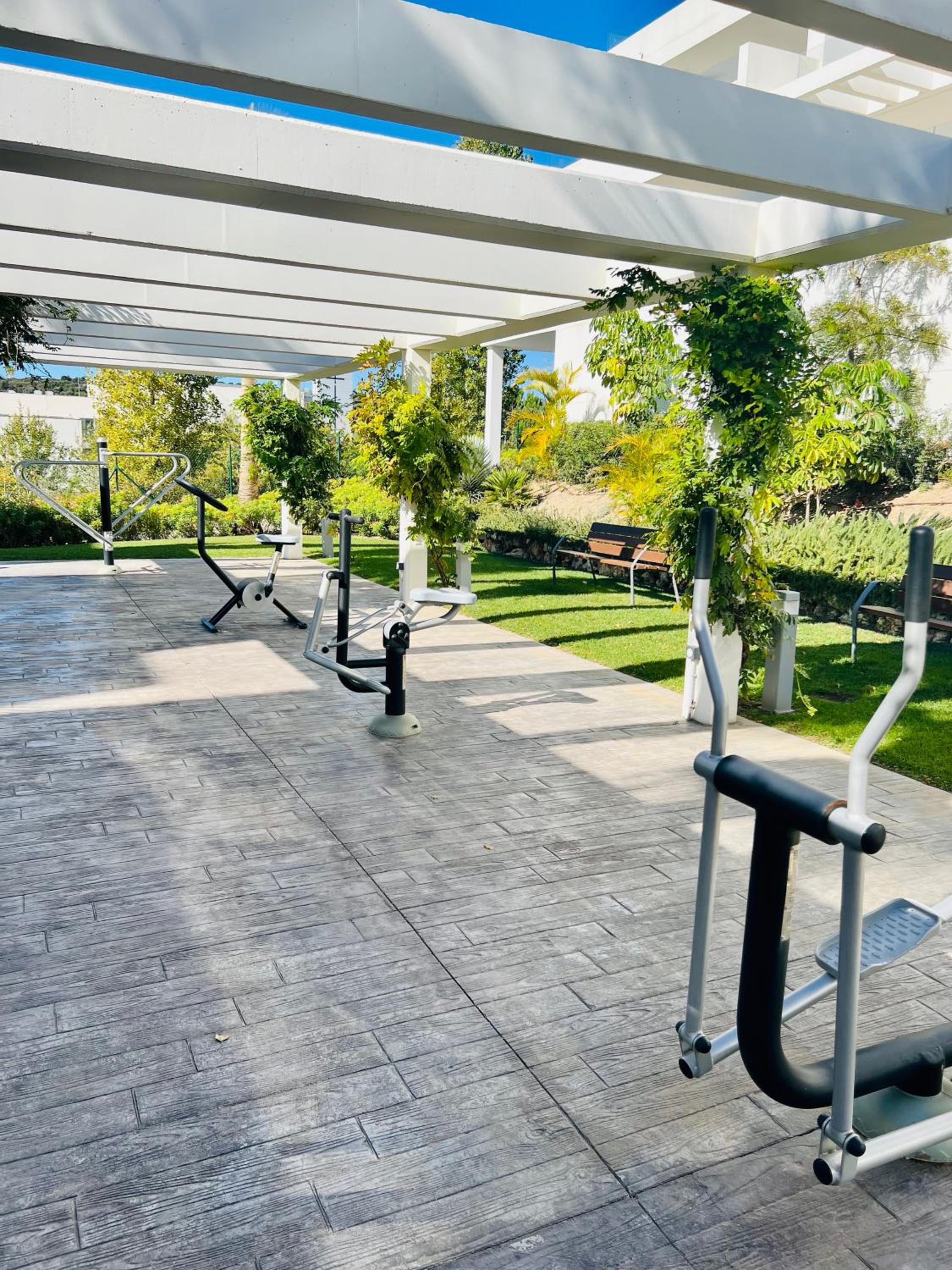 Penthouse moderne vue mer idéal pour séjour en famille Las Olas Estepona