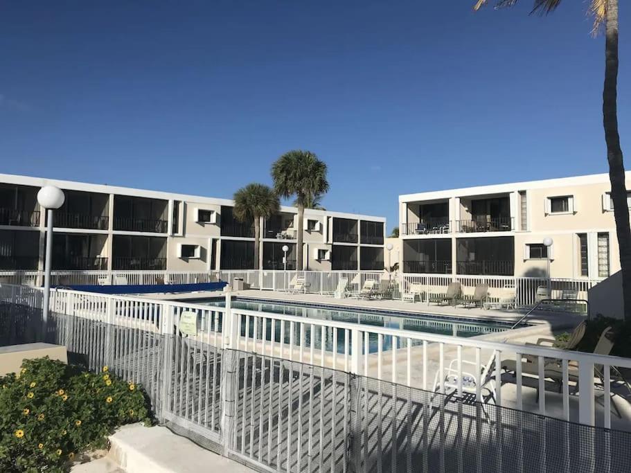 Oceanfront bliss, heated pool & beach #31 view 5