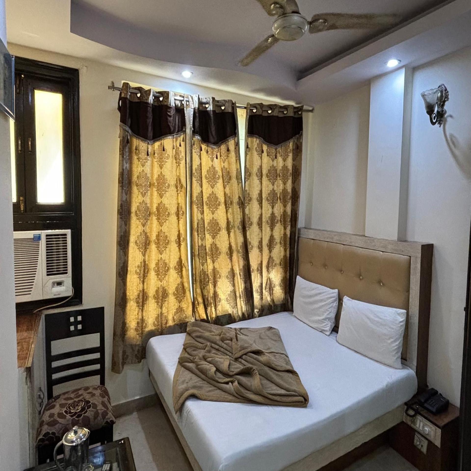 Hotel PK International Near by New Delhi Station I Couple friendly view 5