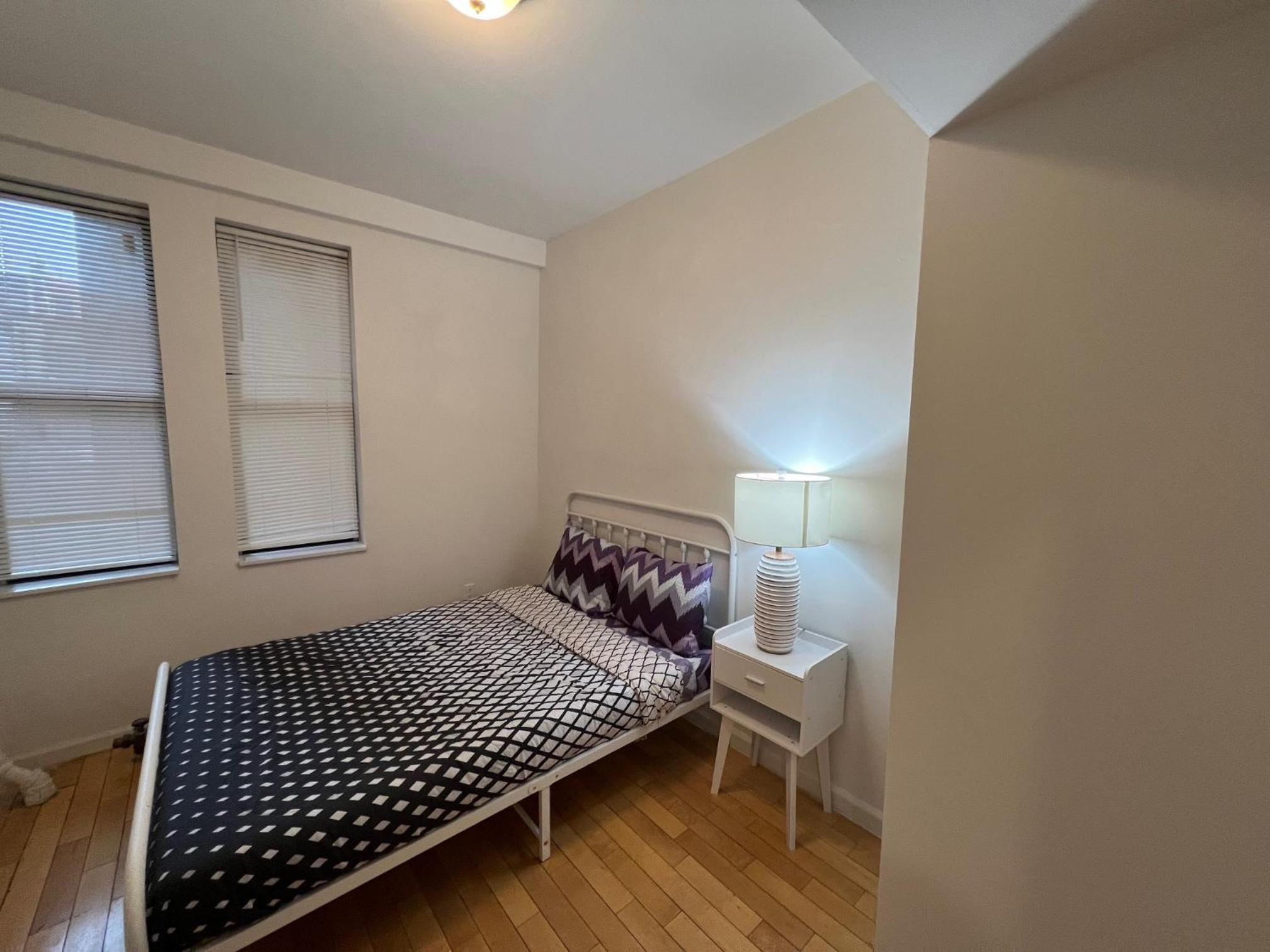 Modern Apartment By Central Park - 3 BR