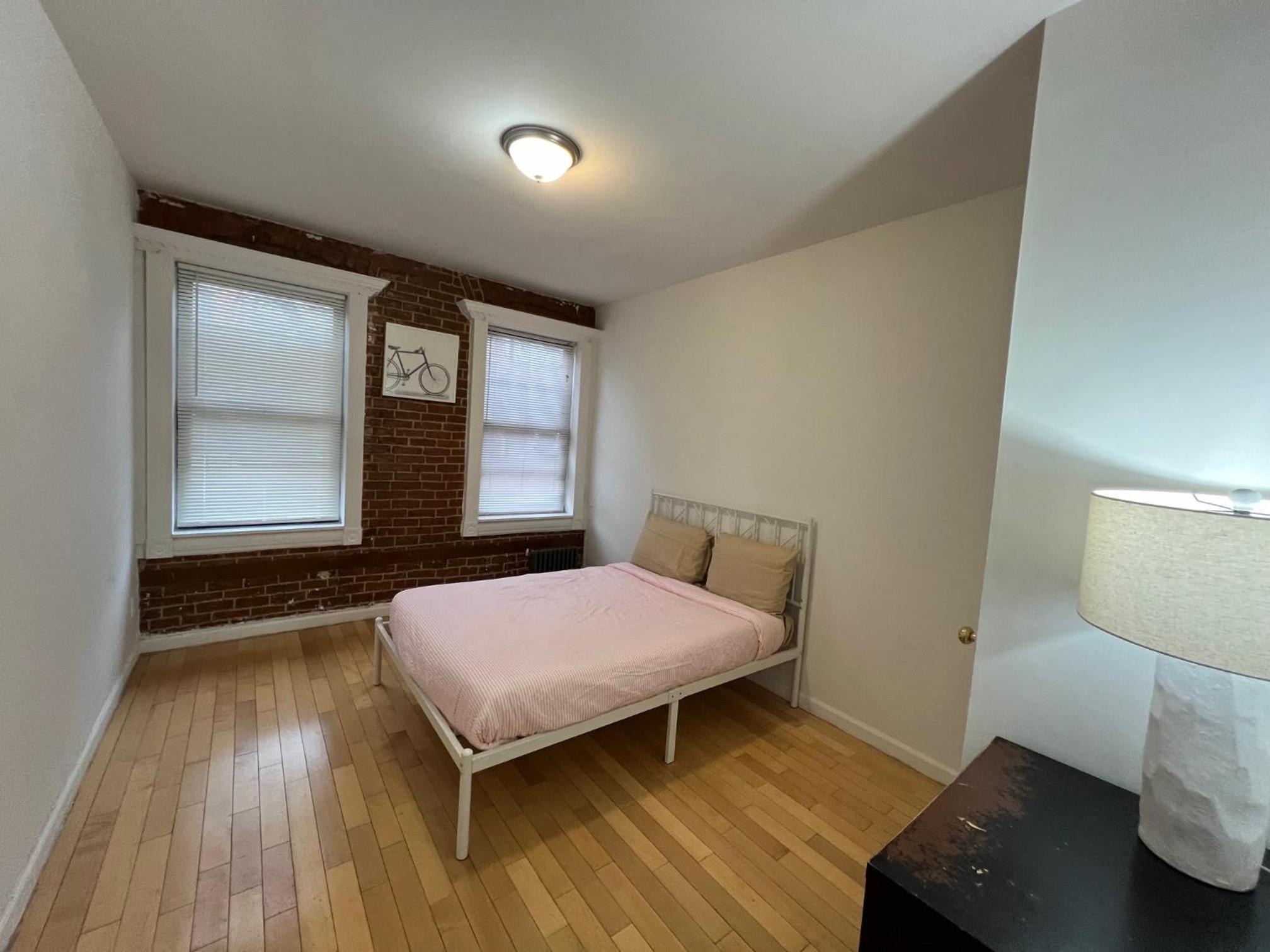 Modern Apartment By Central Park - 3 BR