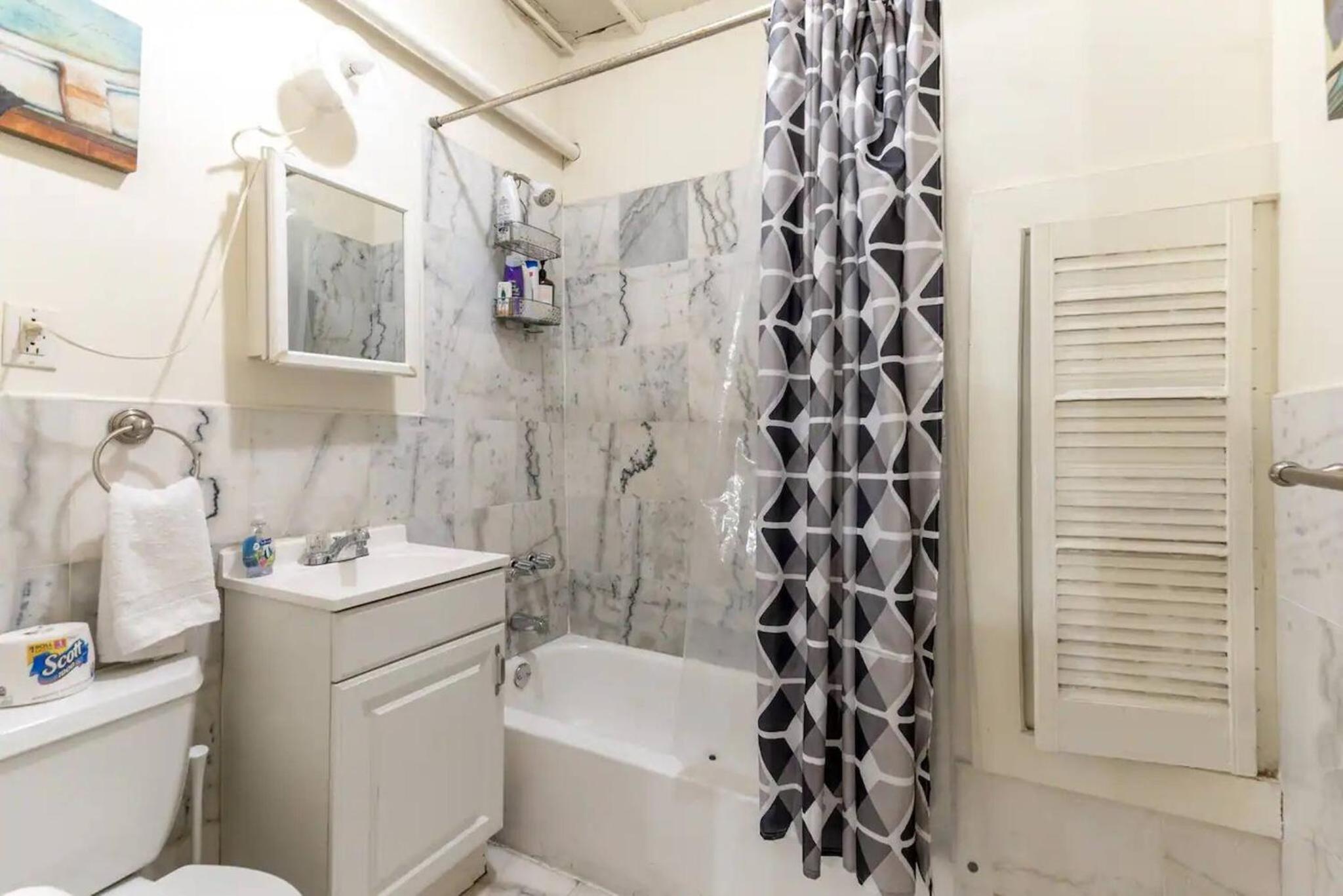 Heart Of Manhattan Sweet 4br