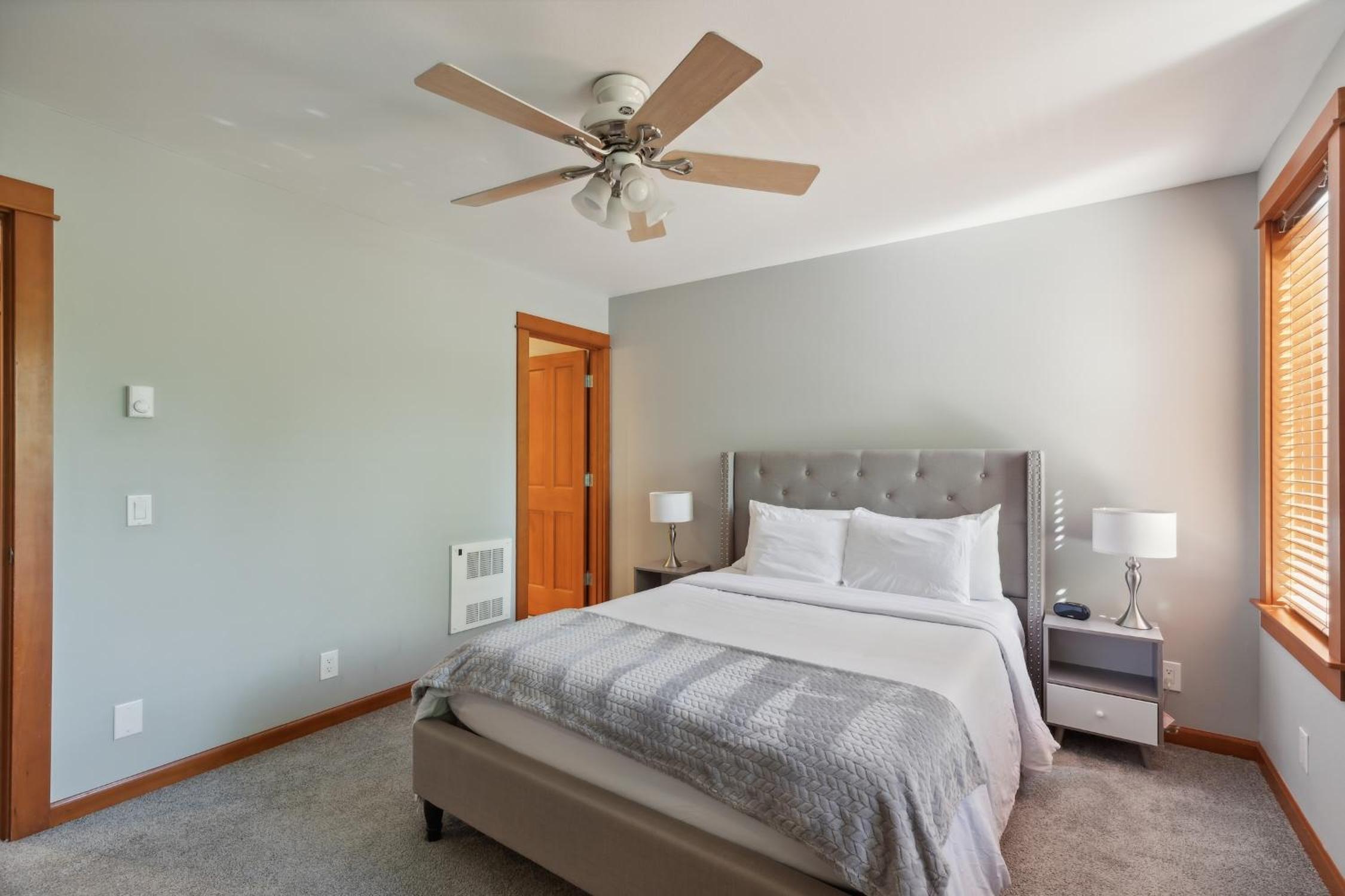Charming 2BR Townhouse near Green Lake