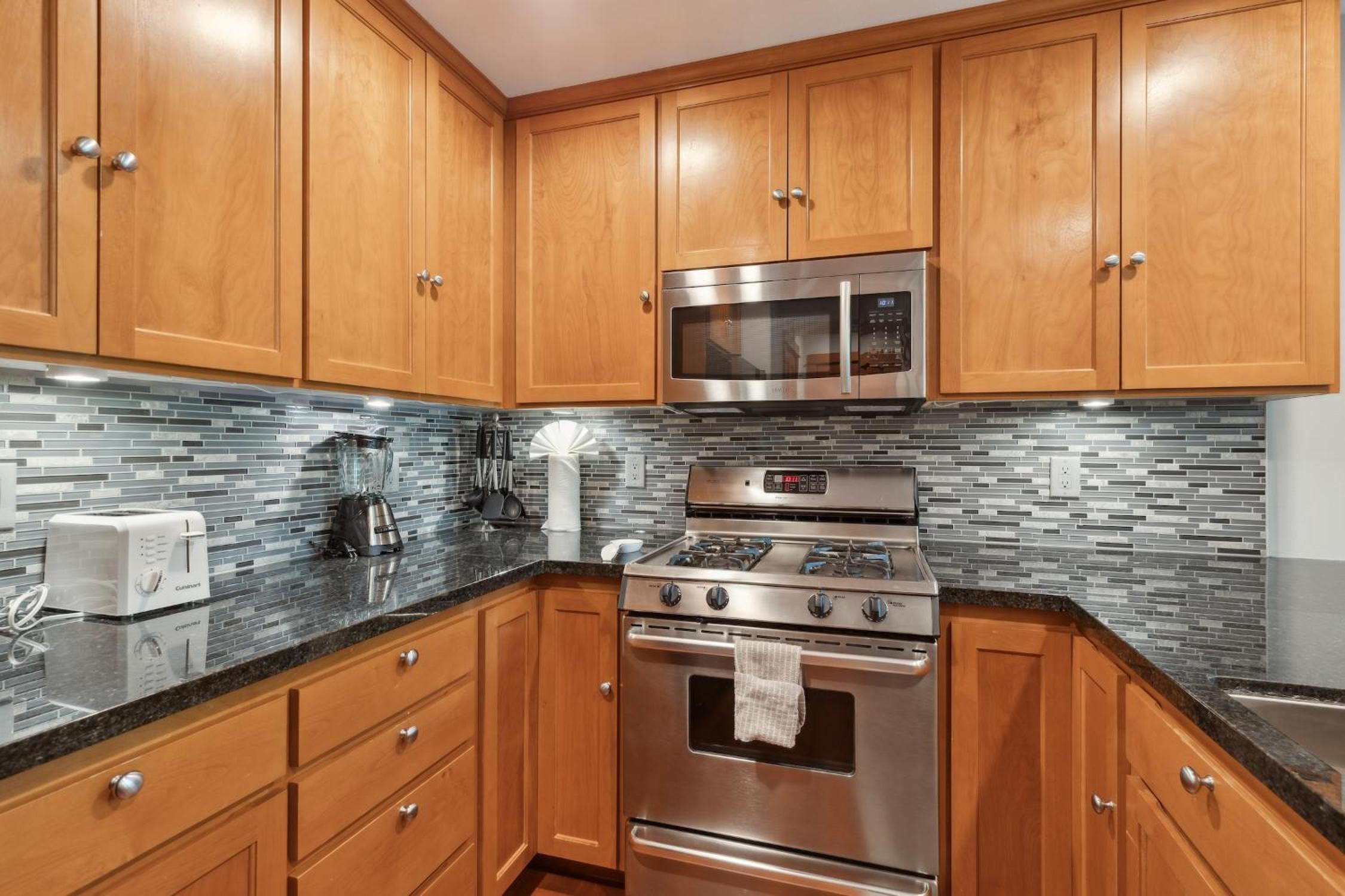 Charming 2BR Townhouse near Green Lake