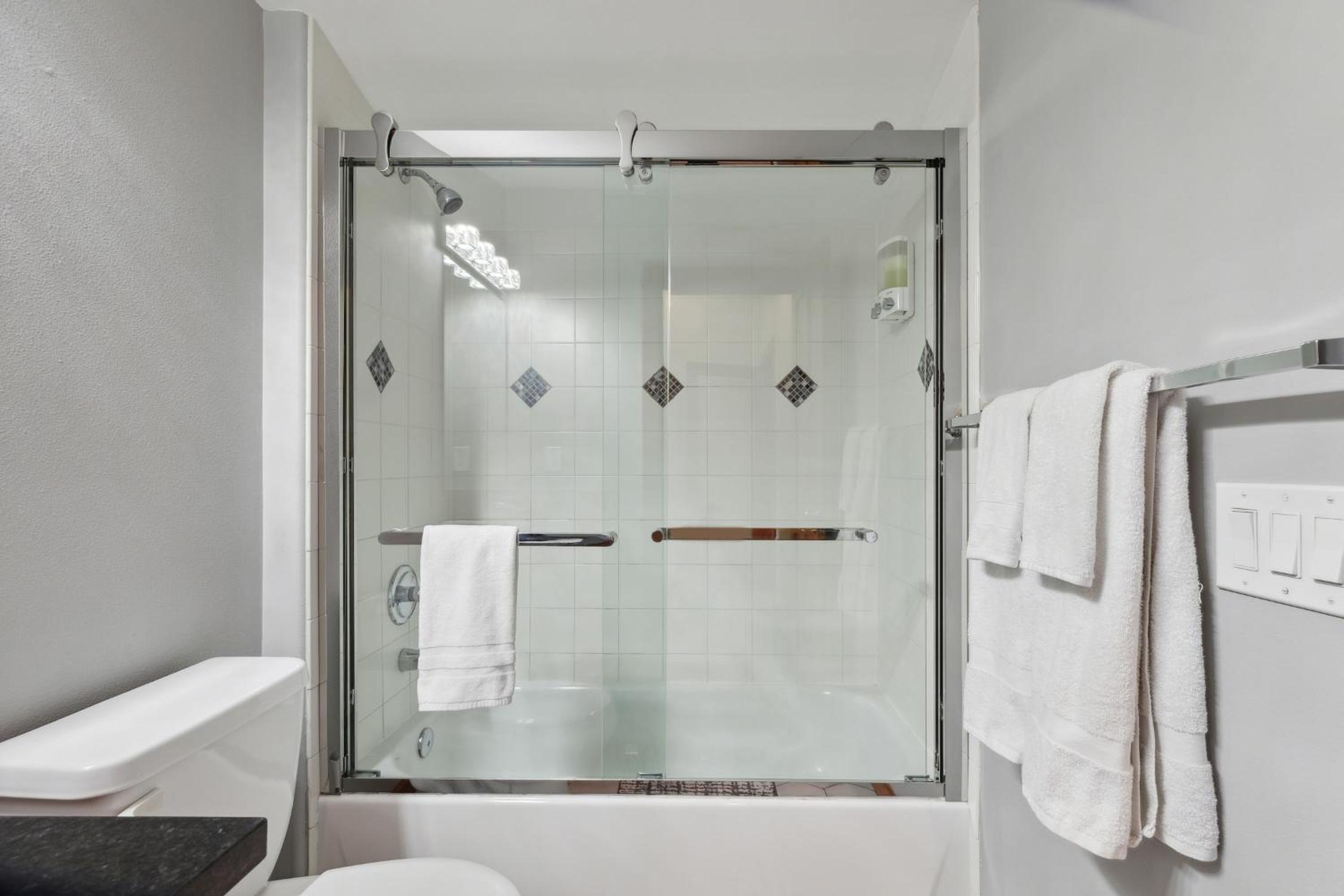 Charming 2BR Townhouse near Green Lake
