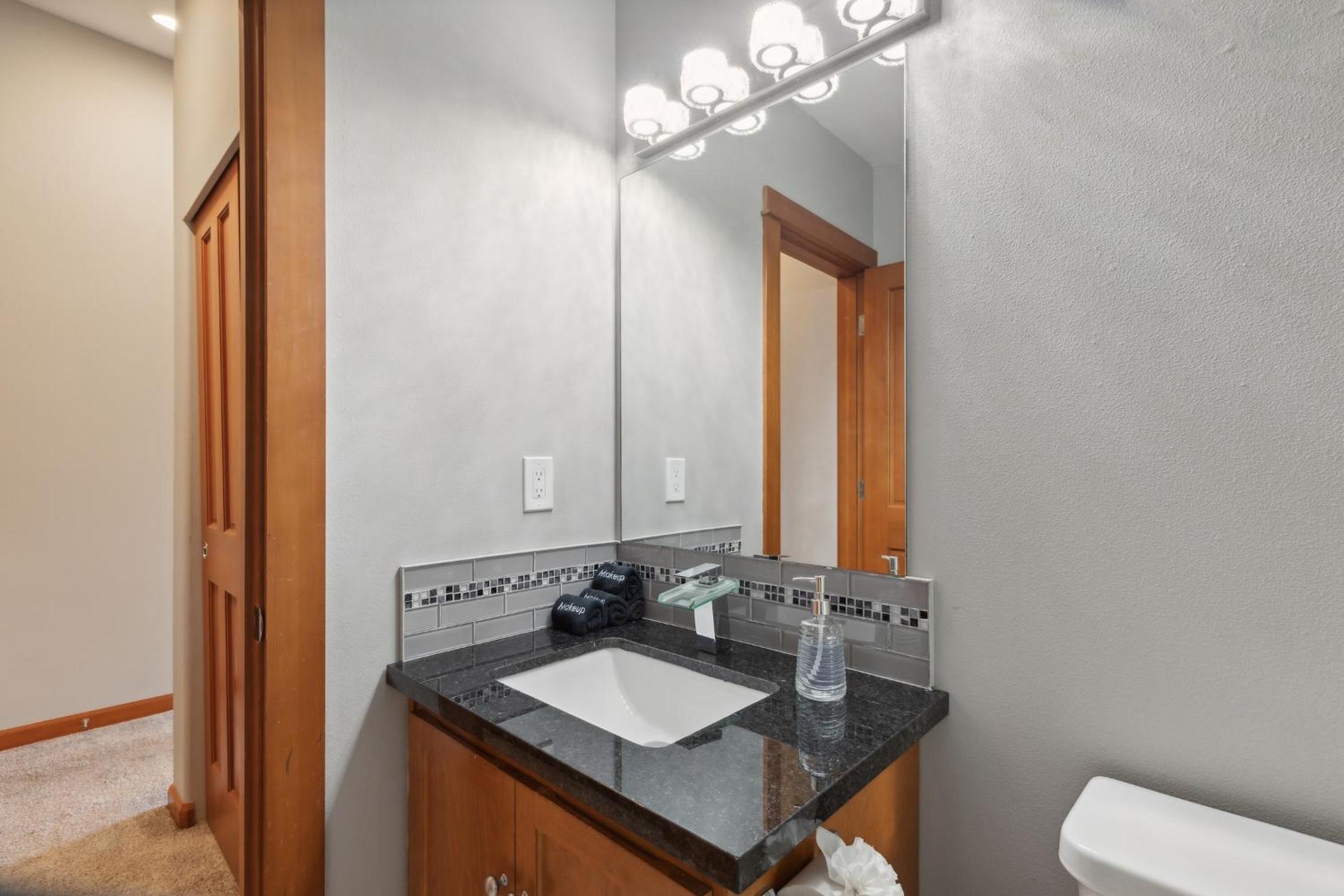 Charming 2BR Townhouse near Green Lake