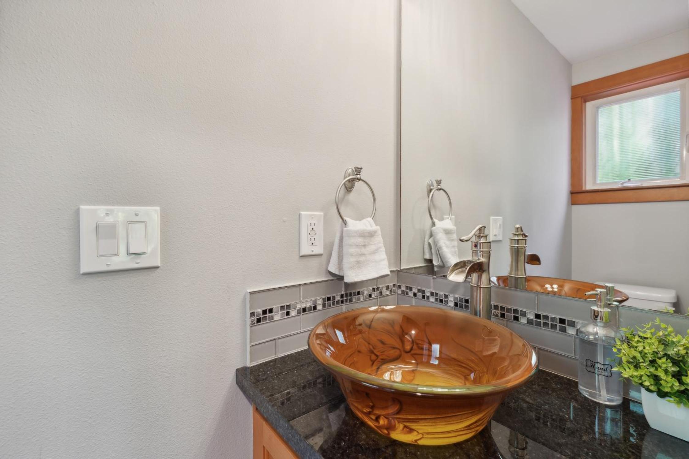 Charming 2BR Townhouse near Green Lake