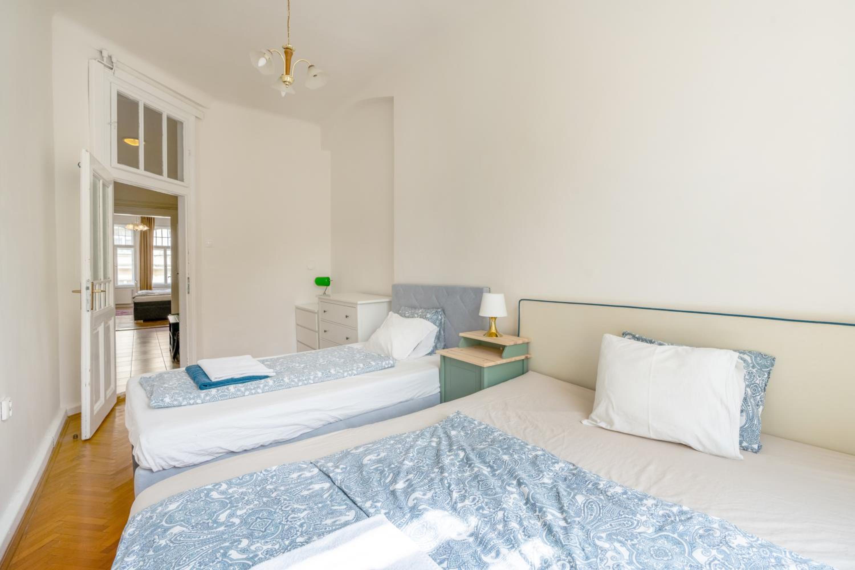 Apartments Vezenska