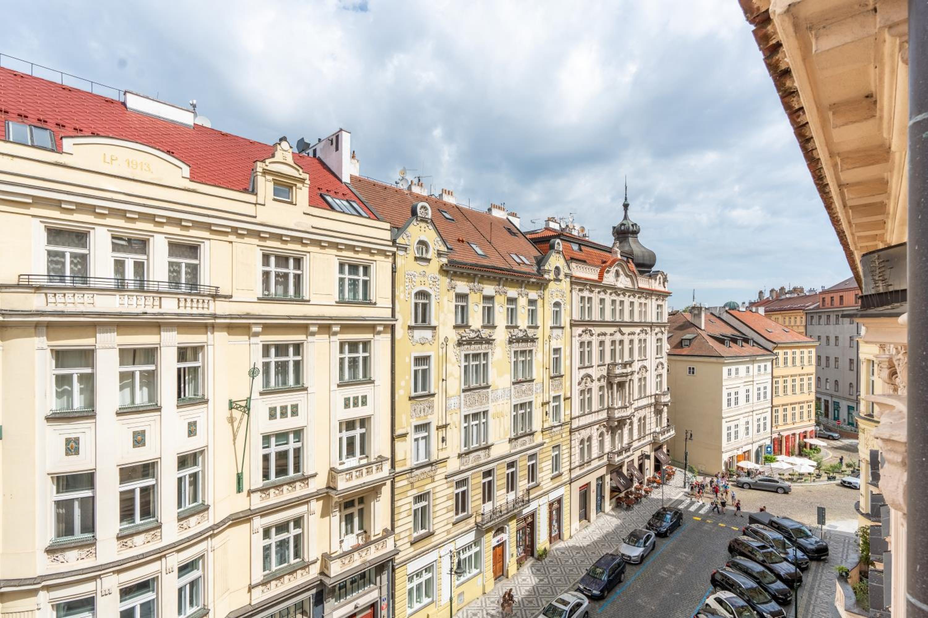 Apartments Vezenska