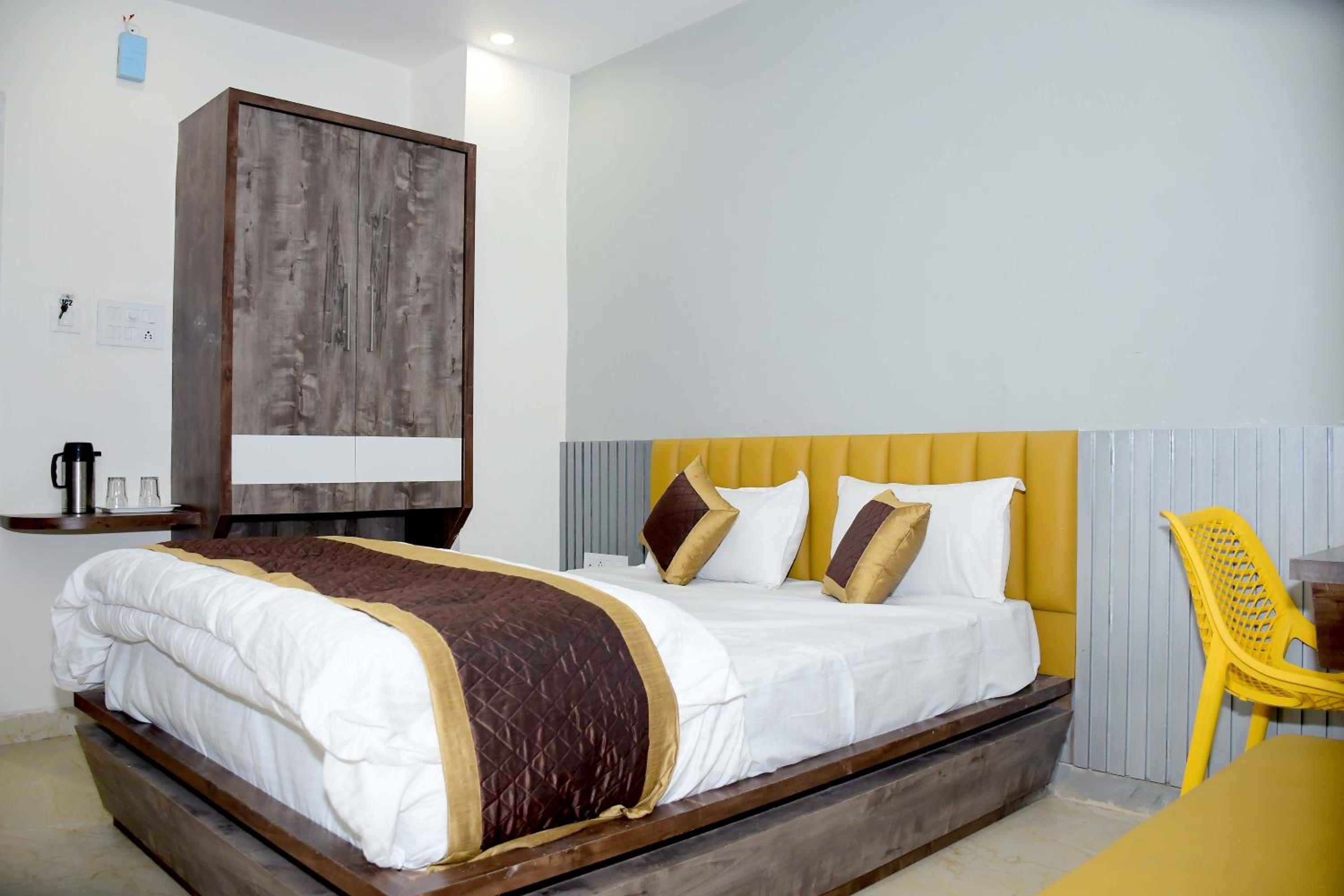 Hotel Rajeshwar