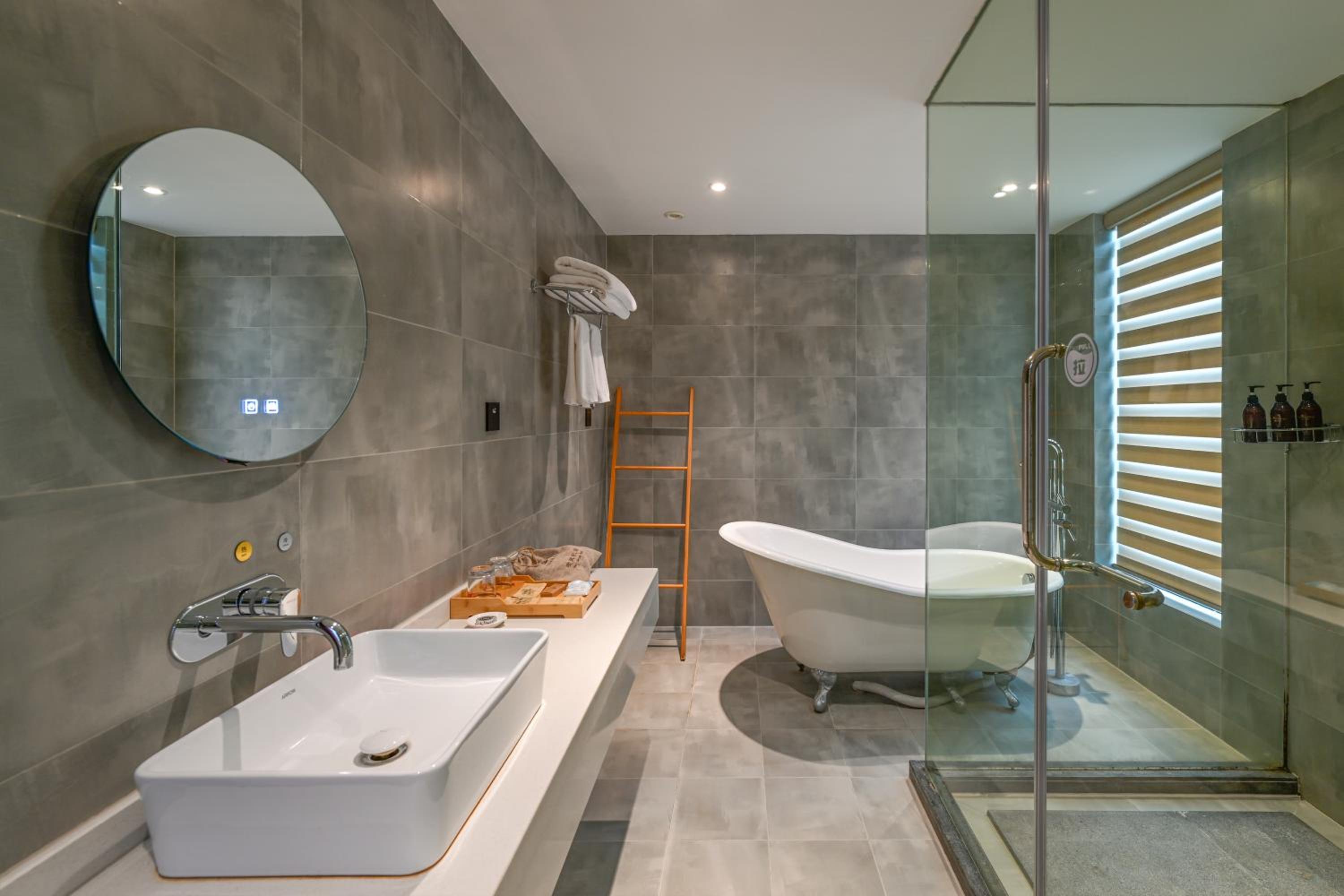 Tianmen Boutiqu Hotel-Free pickup-English services-Near the Tianmen Cableway