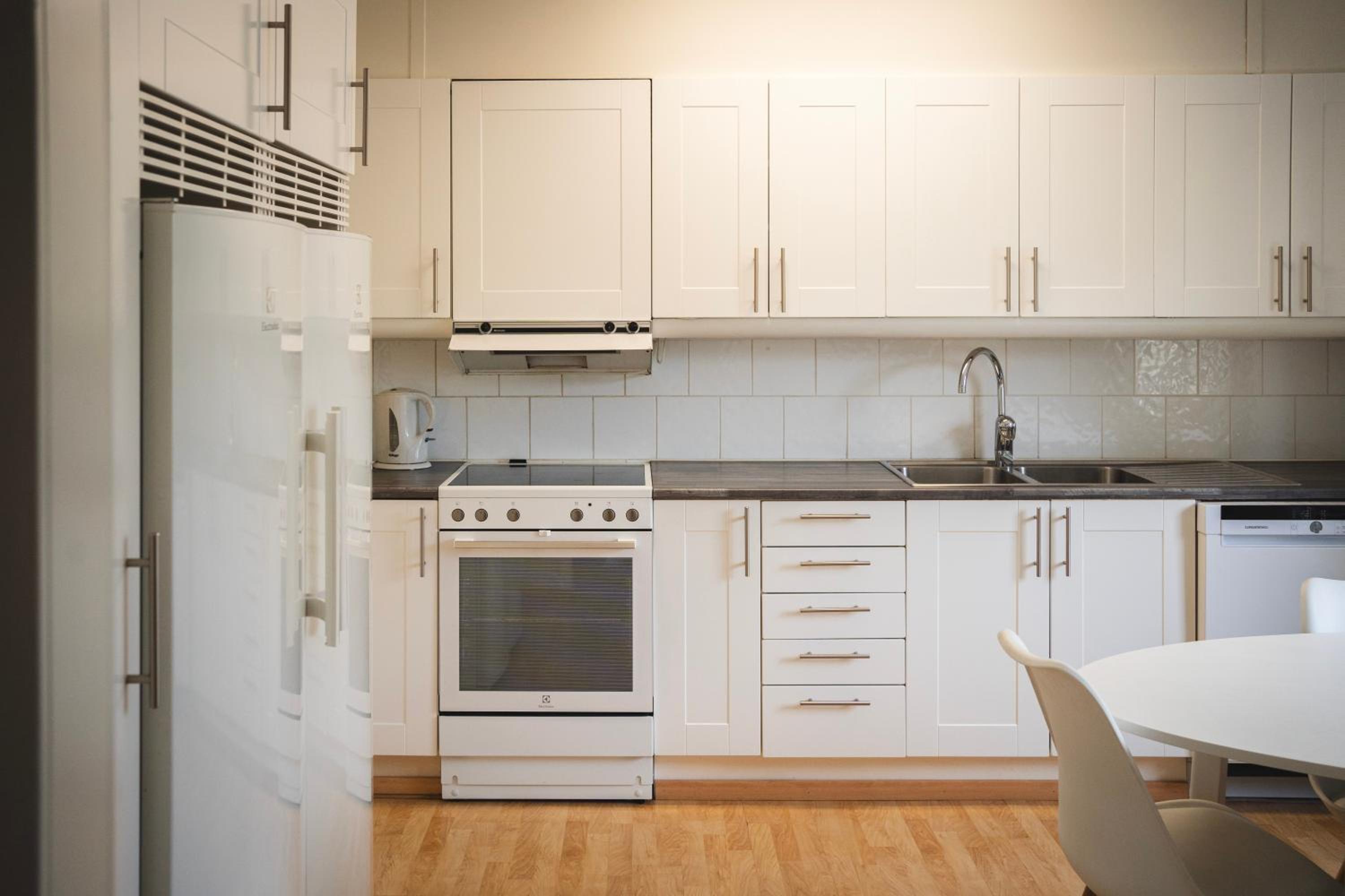 Rymligt radhus med trädgård & parkering
