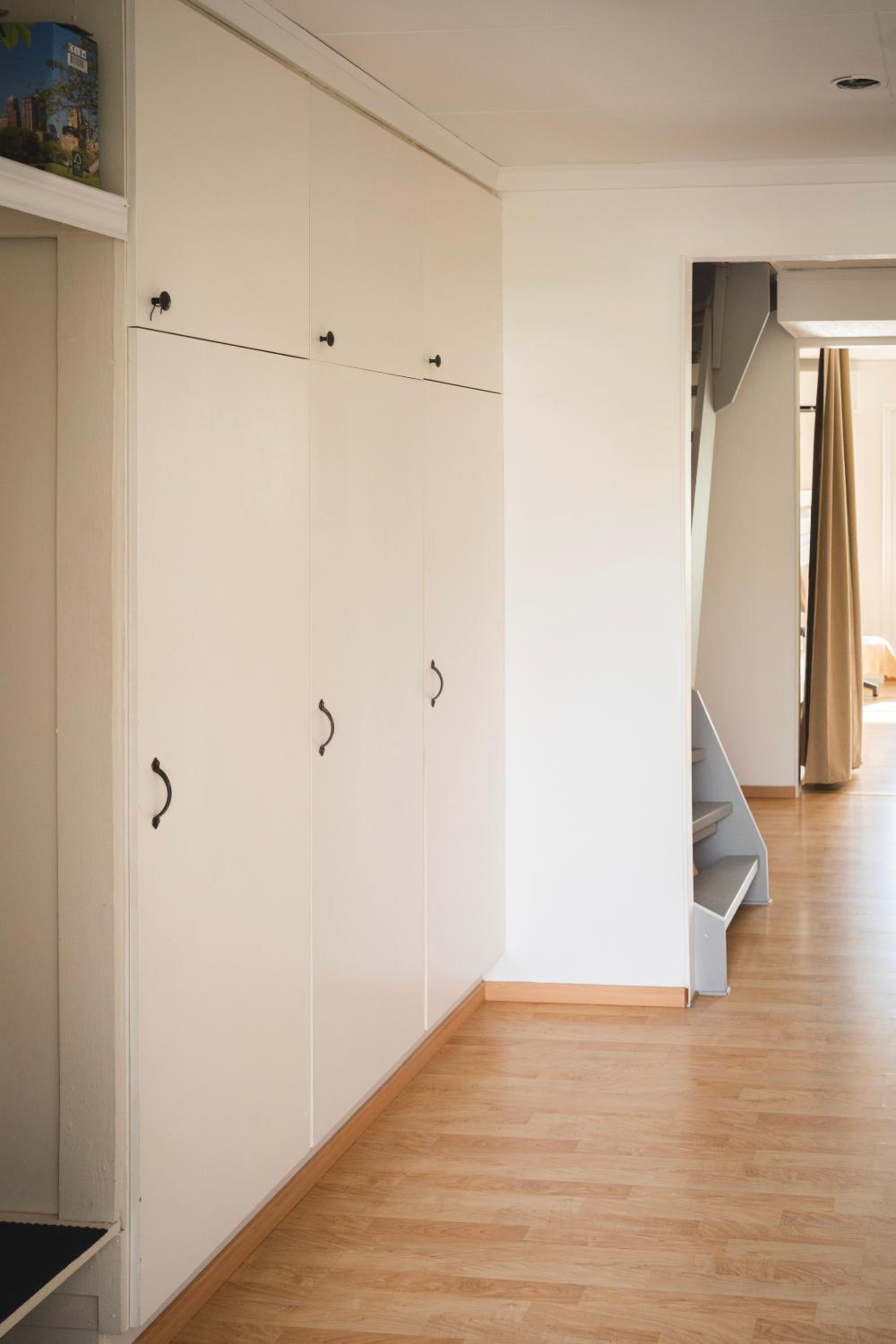 Rymligt radhus med trädgård & parkering