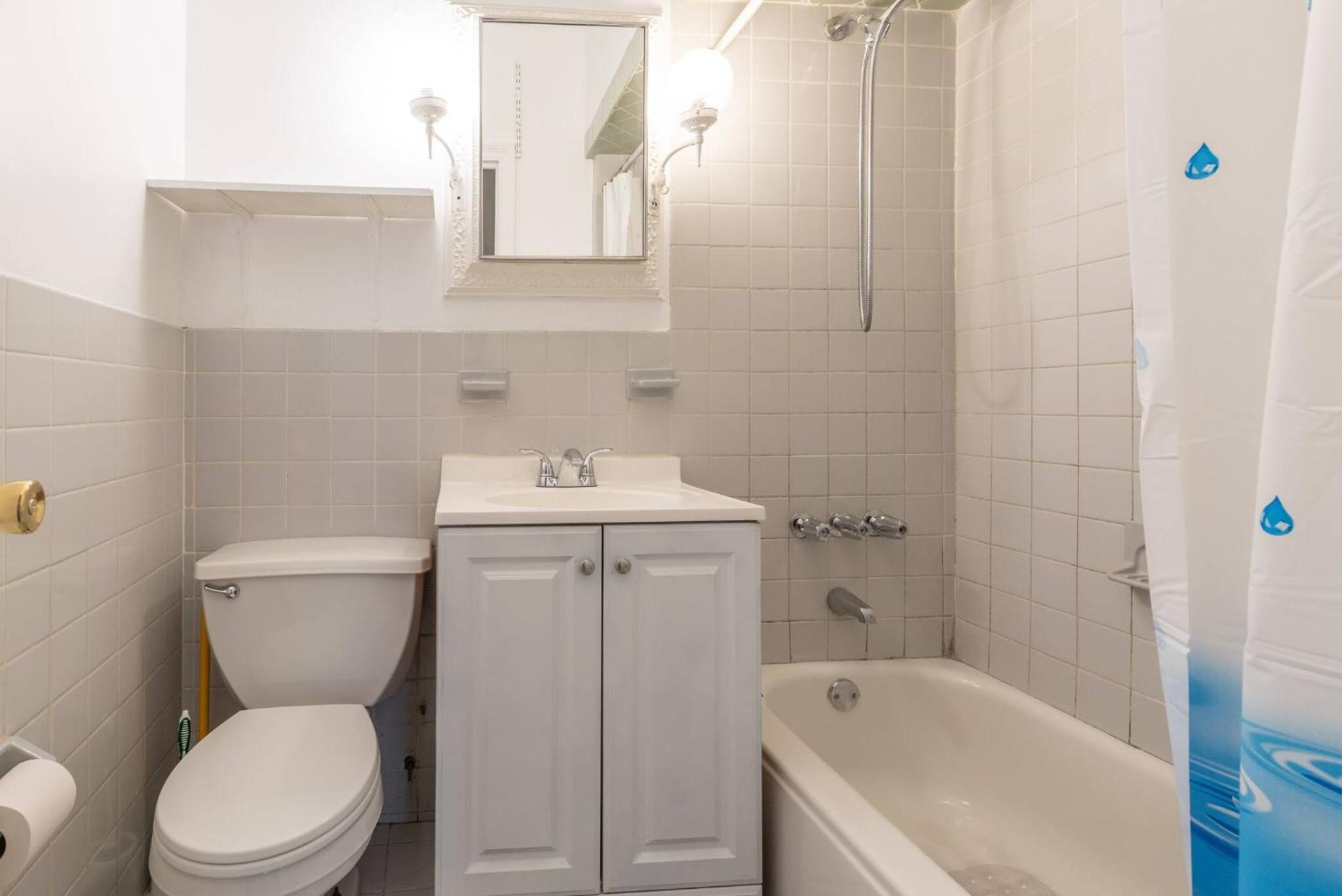 5 Bedroom 2 Bath Full Floor Midtown