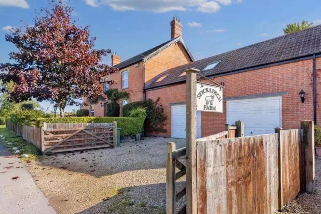 Hotel Sticklinch Farm Cottage Near Glastonbury Town & Walking Distance For Festival 4 Beds Sleeps 5