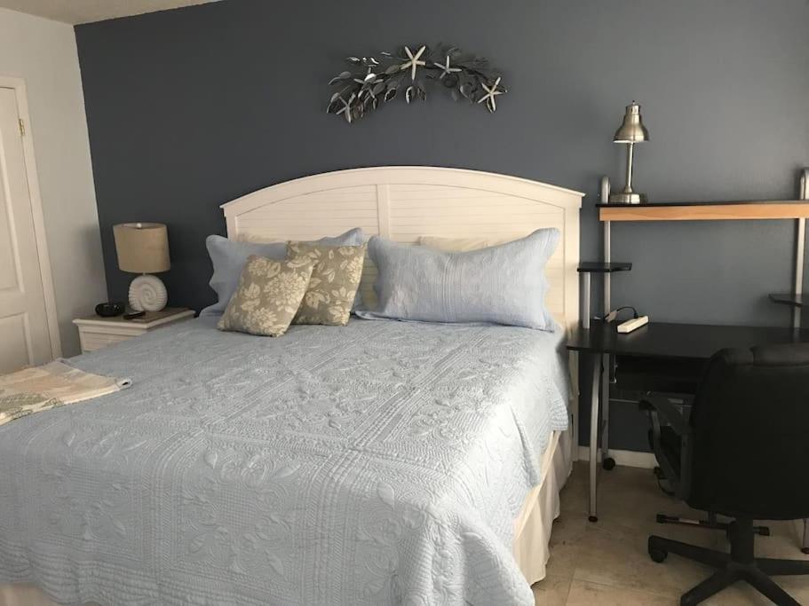 Relaxing Garden Condo Oasis, Heated Pool & Ocean #18 view 4