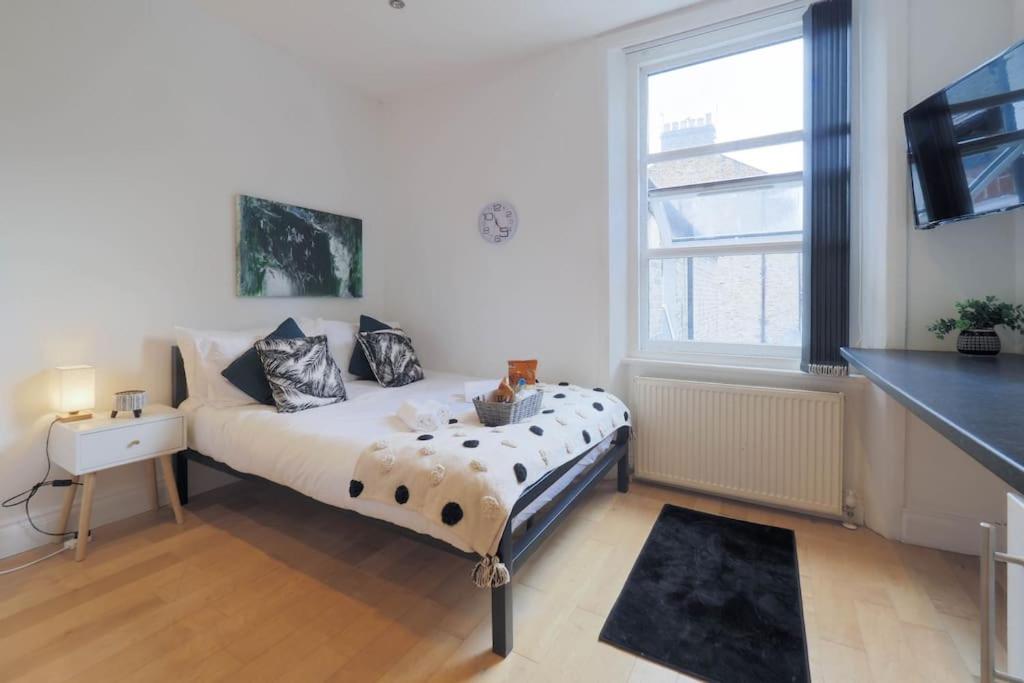 S2 Full Studio With Own Kitchen In Centre Of Kilburn