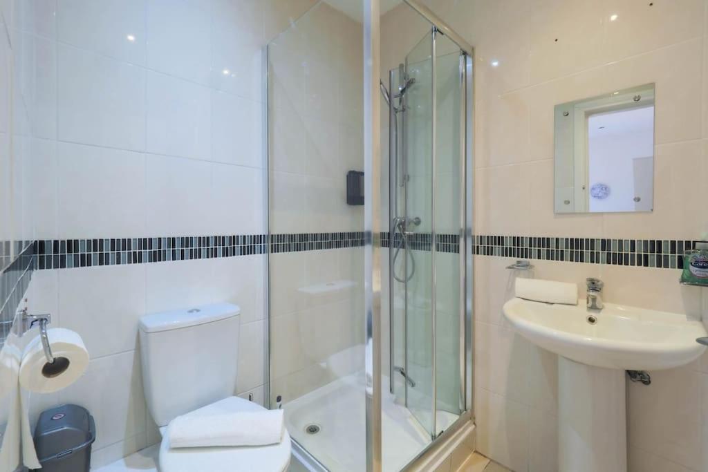 S2 Full Studio With Own Kitchen In Centre Of Kilburn
