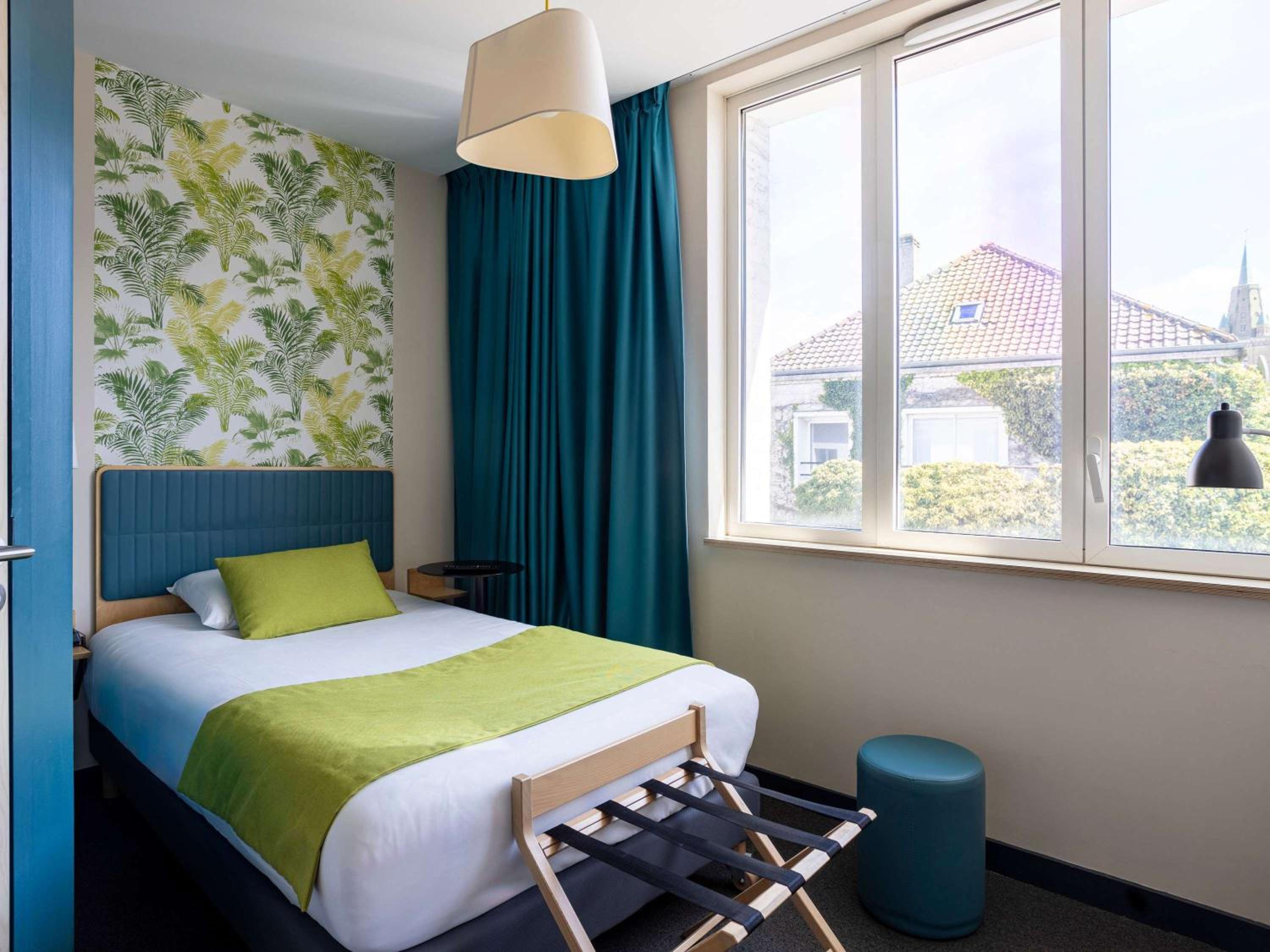 Calais Vacations - ibis Styles Calais Centre - Property Image 1